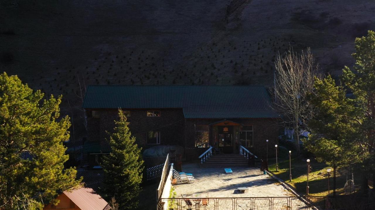 Namaste Shalle 2000M Hotel Alma-Ata Buitenkant foto