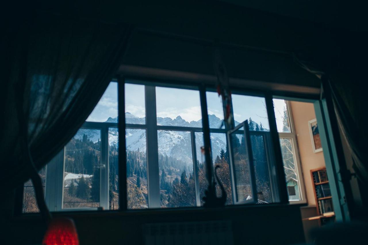 Namaste Shalle 2000M Hotel Alma-Ata Buitenkant foto