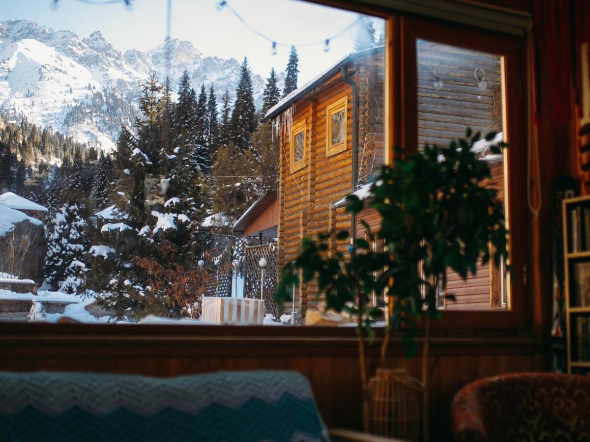 Namaste Shalle 2000M Hotel Alma-Ata Buitenkant foto
